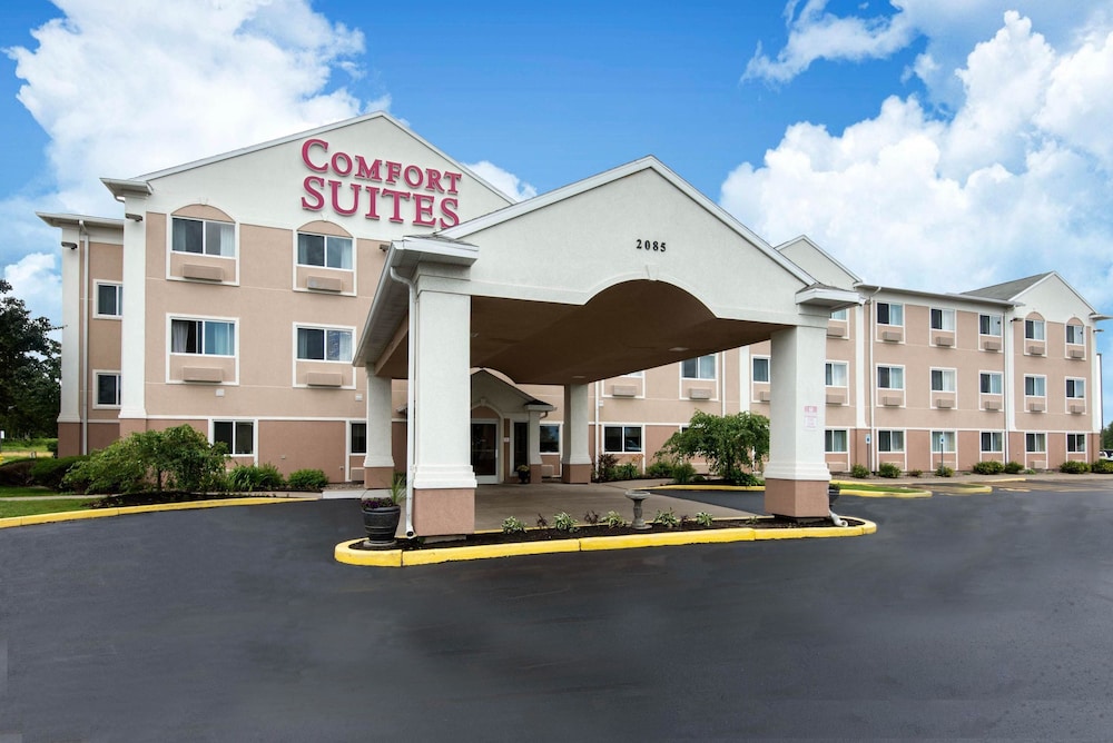 Comfort Suites Rochester Henrietta University Area 1/40