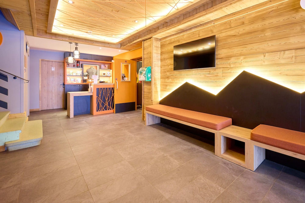 Hotel Base Camp Lodge - Les 2 Alpes 35/50