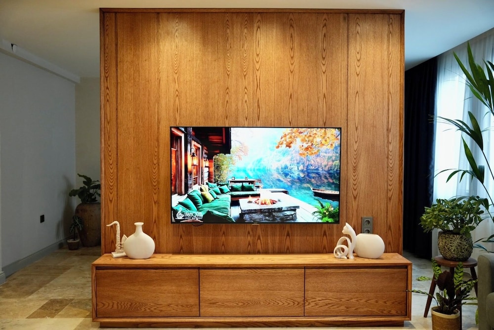 Khalkedon Suite 2/50