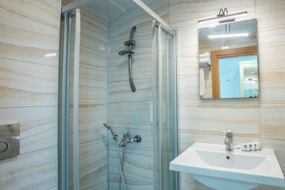 Dragut Point North Hotel 45/49