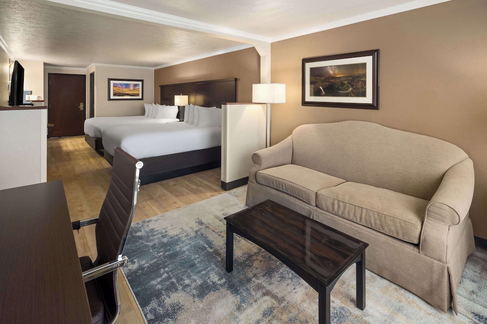 Ramada By Wyndham Moses Lake 37/54