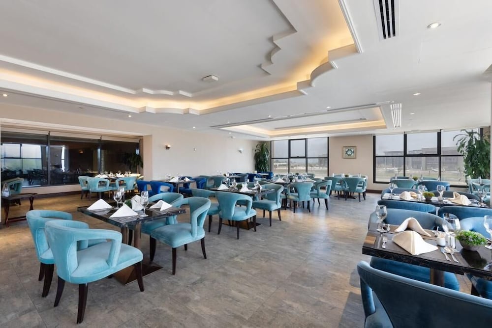 فندق ورويك الخبر(Warwick Al Khobar Hotel) 61/75