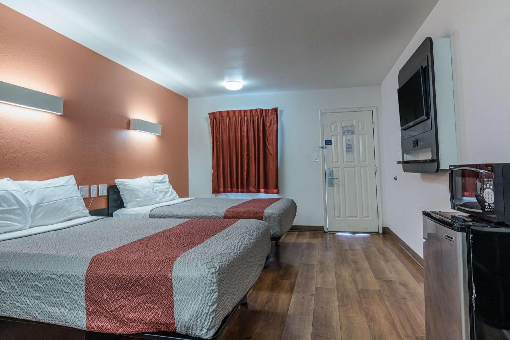 2 Full Beds Non-smoking، Motel6 Texarkana, AR 2/8
