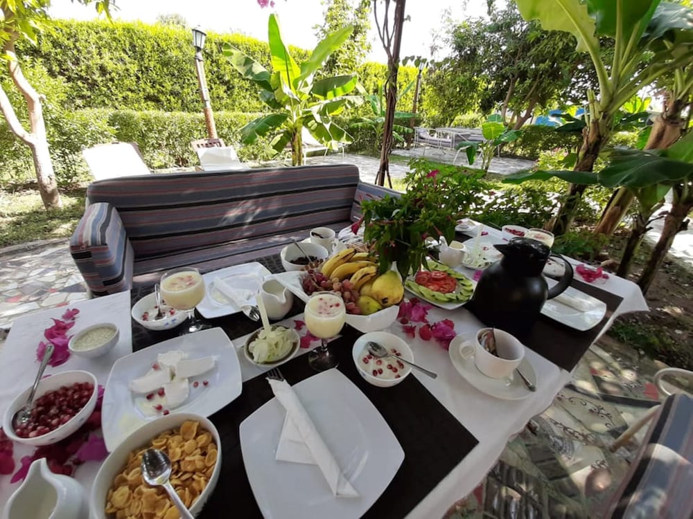 Nile Compound Hotel 36/50