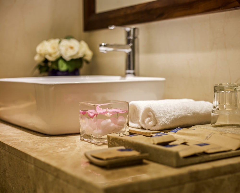 Di Lusso Hotel 40/64