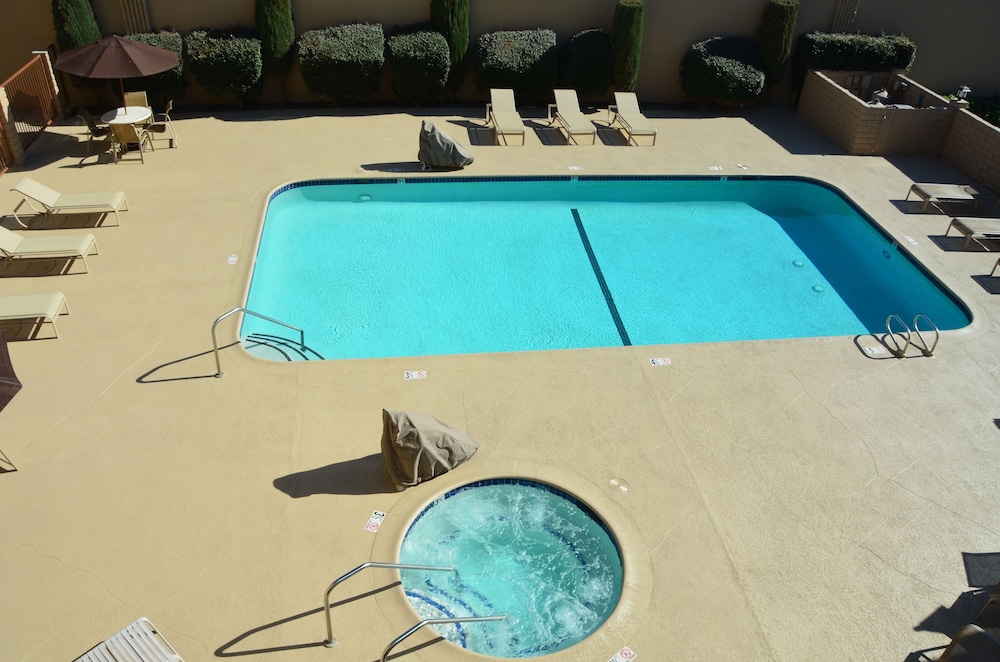Best Western Norwalk Inn 7/35