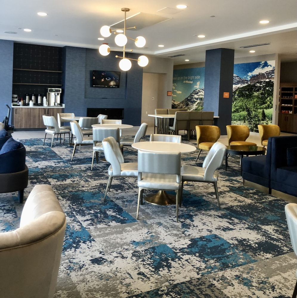 La Quinta Inn & Suites by Wyndham Denver Parker 40/50