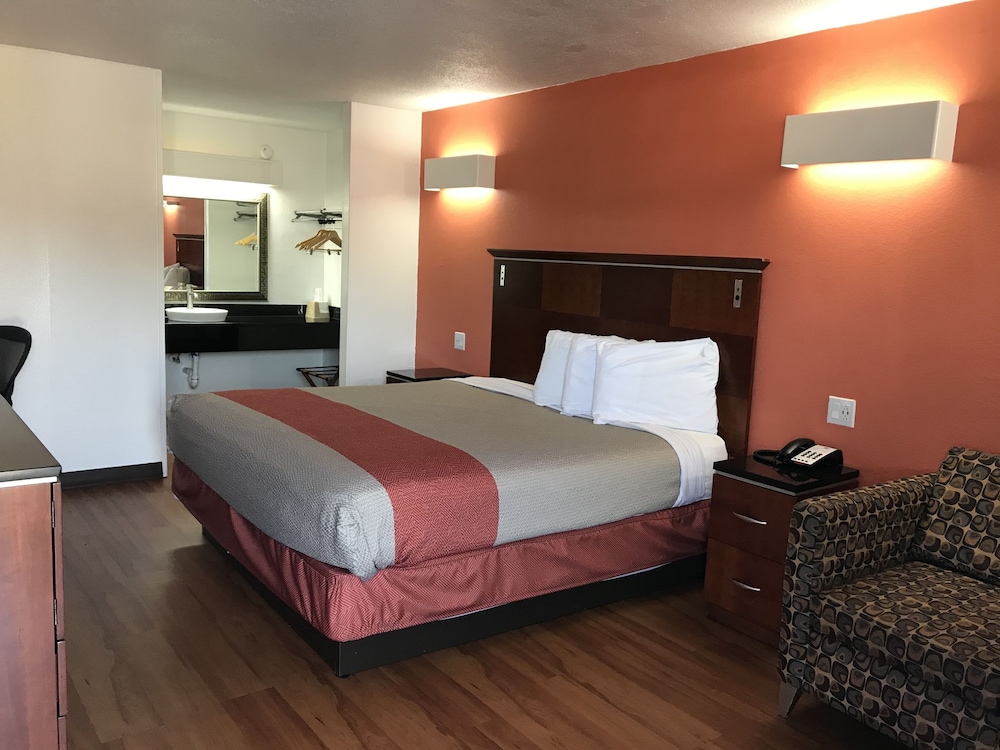 Motel6 Alma, AR 33/60