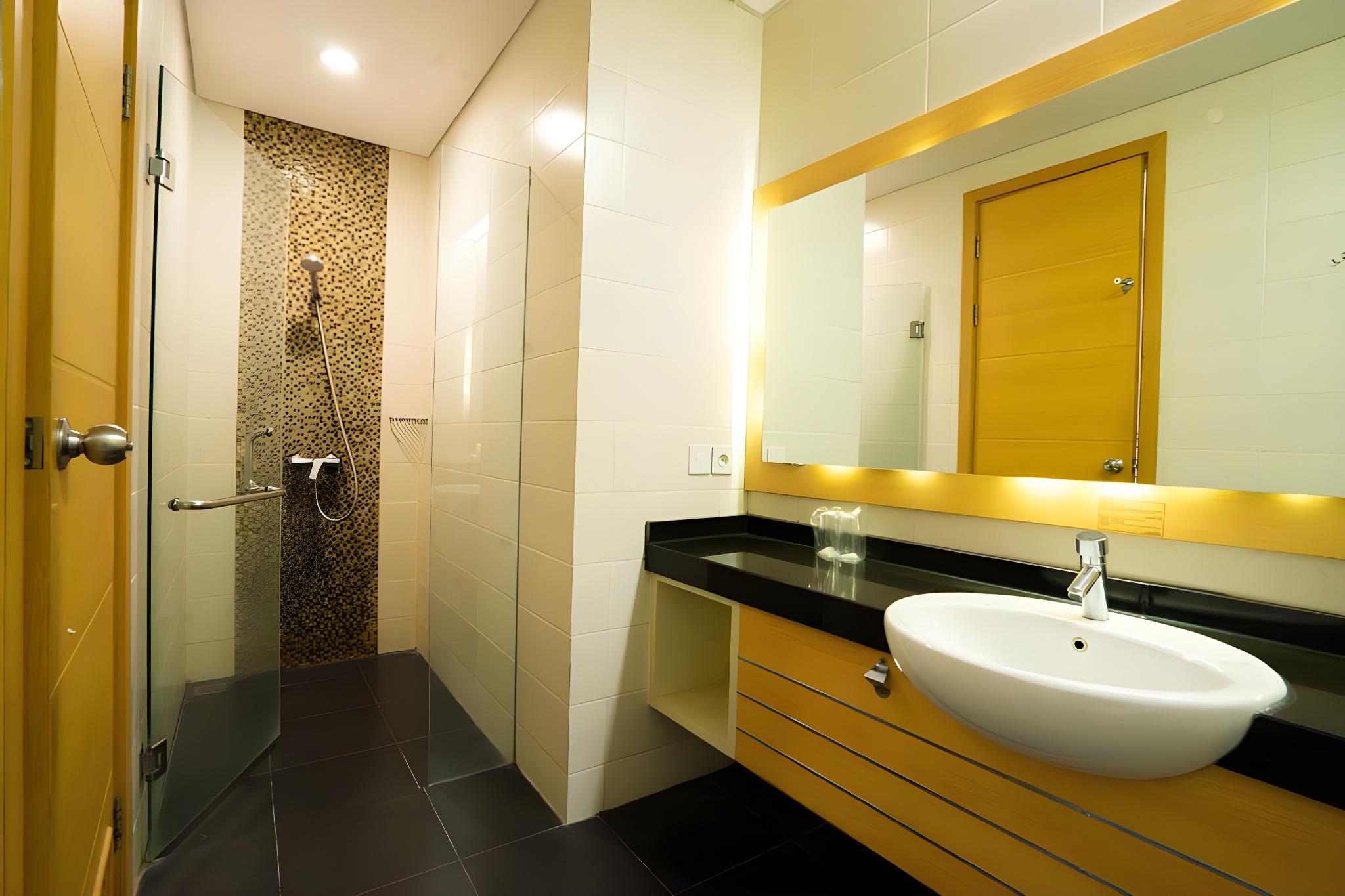 Life Hotel Stasiun Kota Surabaya 29/29