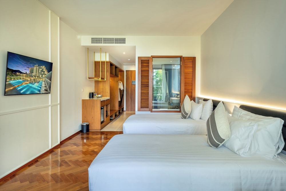 PATONG BEACH HOTEL 22/65