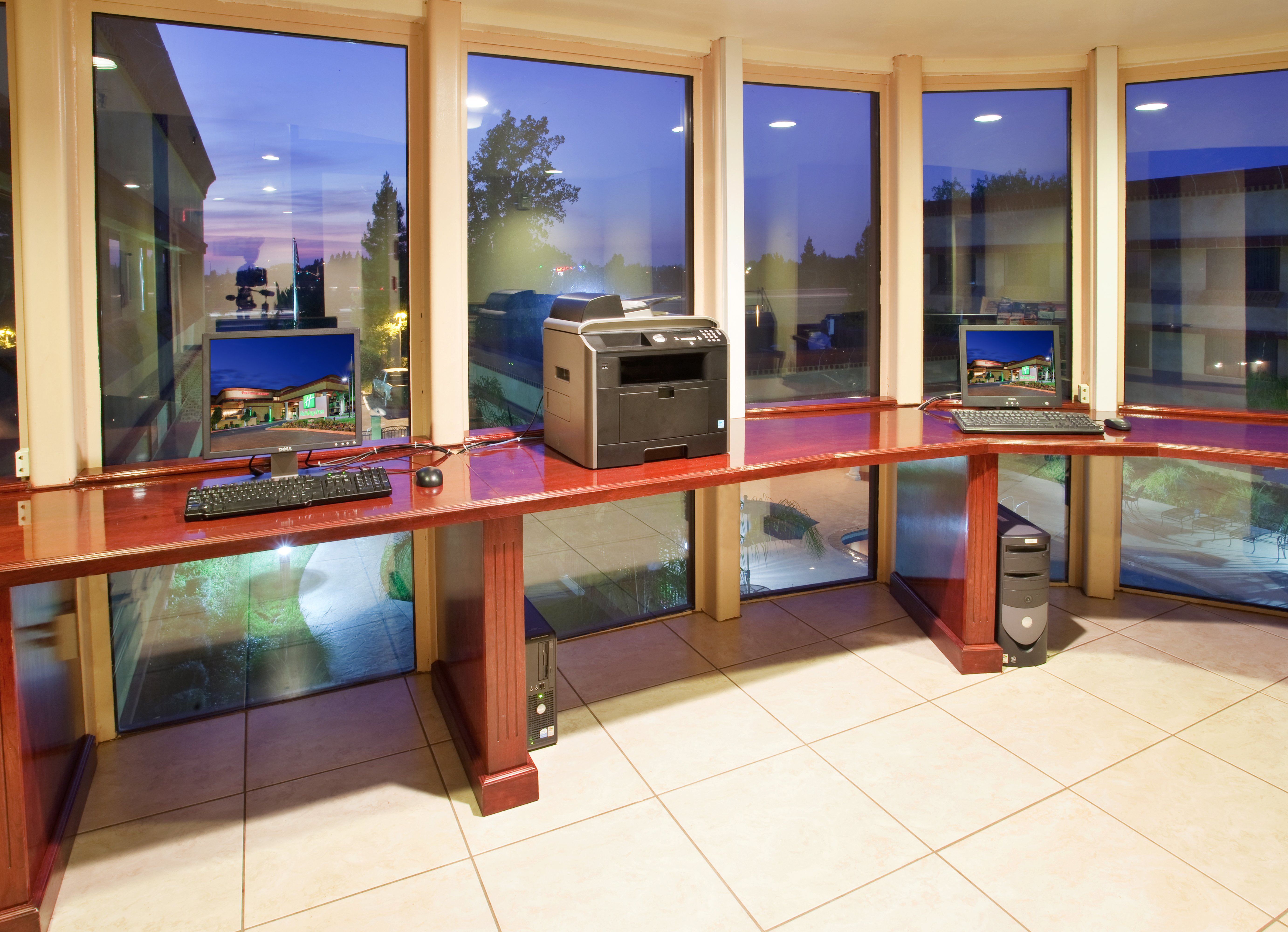 Holiday Inn Sacramento Rancho Cordova 46/77