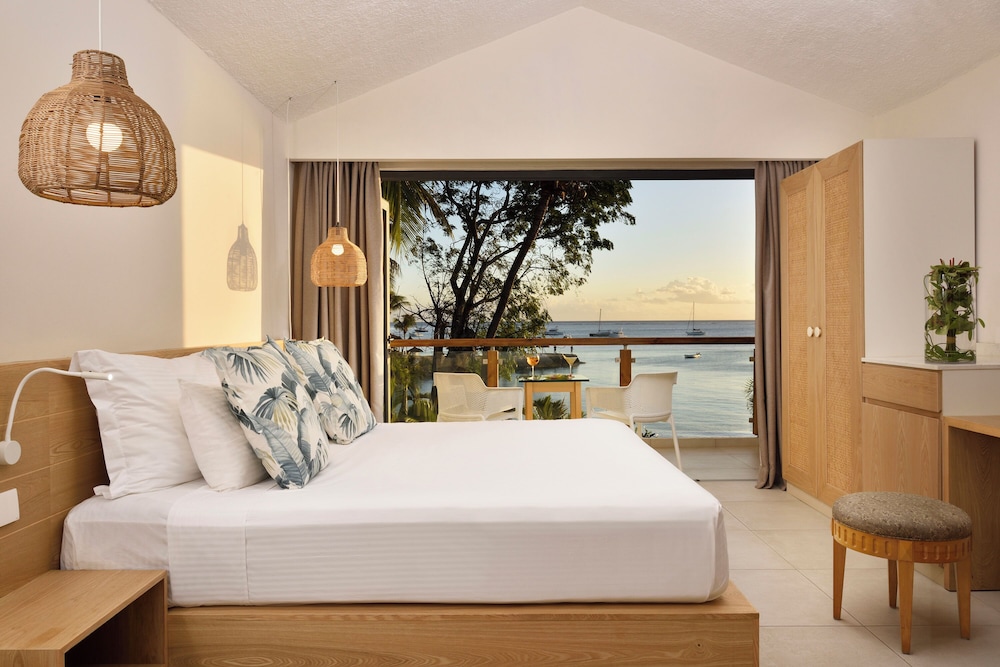 SIGNATURE, CORAL, BEACH FRONT, JETTED TUB