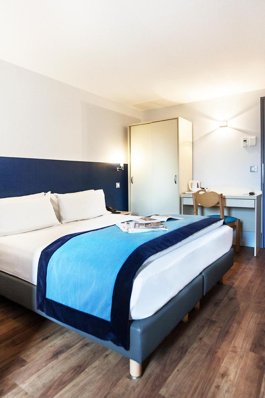 Superior, Double Bed, SENZA Grand Santana Hotel 2/5