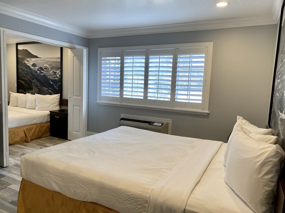 Super 8 By Wyndham Monterey/Carmel 33/48