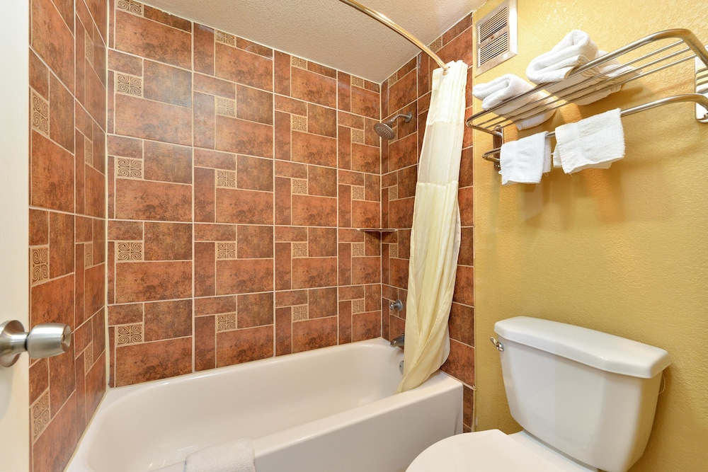 Americas Best Value Inn Schulenburg 17/26