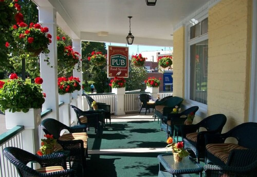 Staffords Perry Hotel 54/72