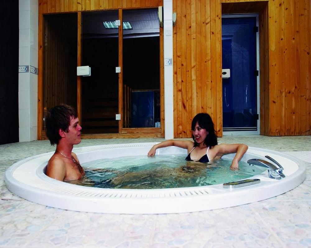 swimming pool spa