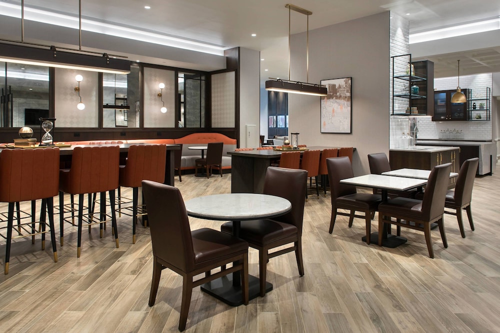 MARRIOTT COPLEY PLACE 46/53