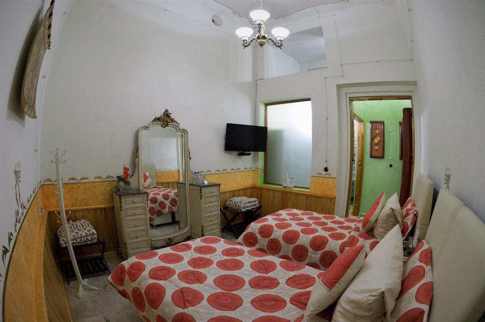 SMALL LUXURY HOTEL AZCAMI 34/50