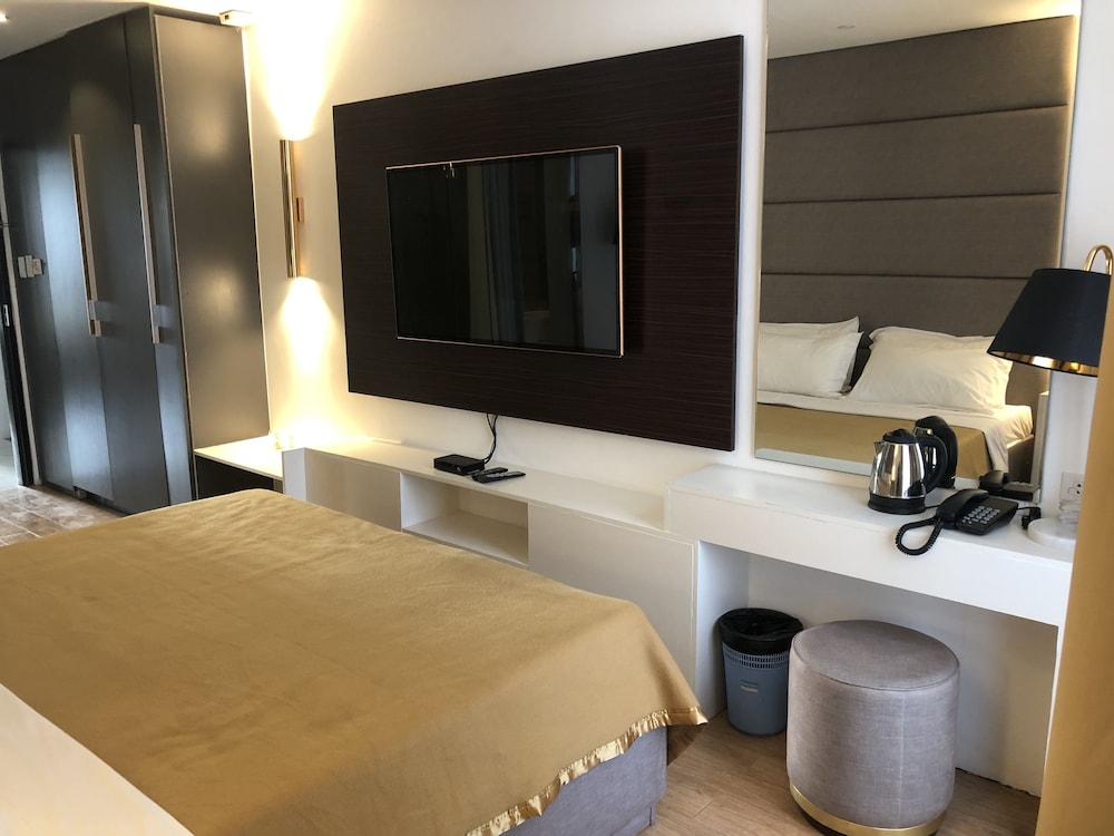 Apollonia Royale Hotel 12/33