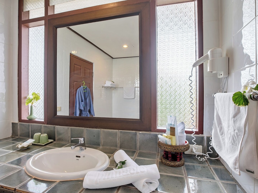 PINNACLE SAMUI RESORT 46/48