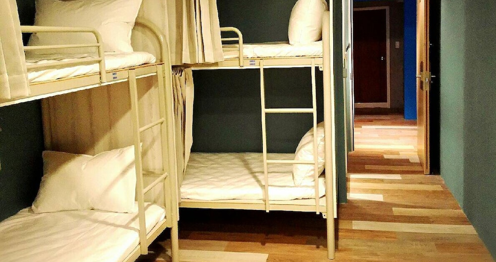 Happy Inn & Hostel 34/49