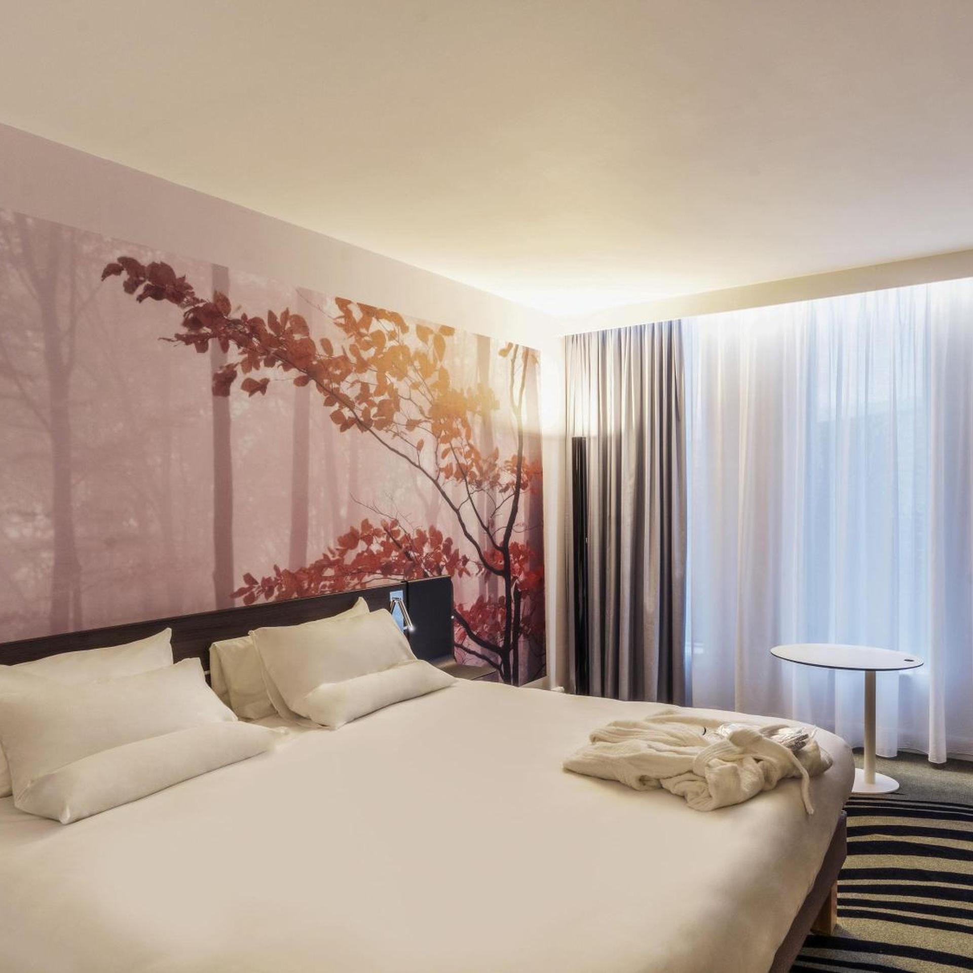 Executive, King Bed