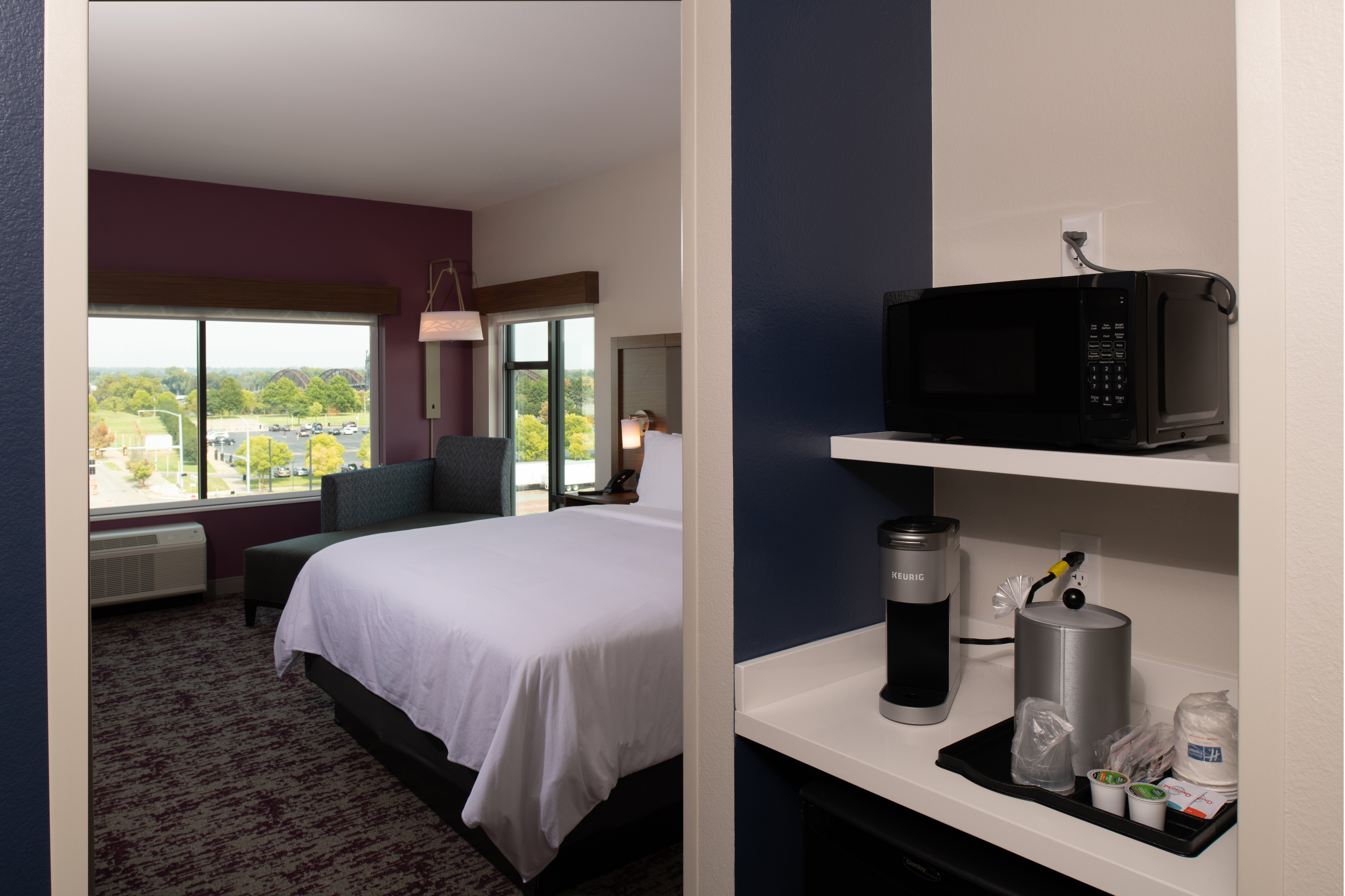 Holiday Inn Express and Suites Little Rock Downtown 47/47