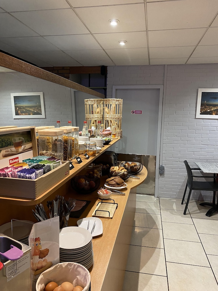 restaurant cafeteria