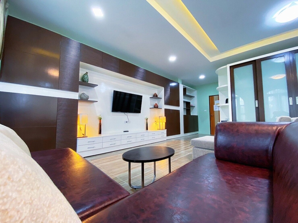 Daddy Dream Hotel and Residence 32/50