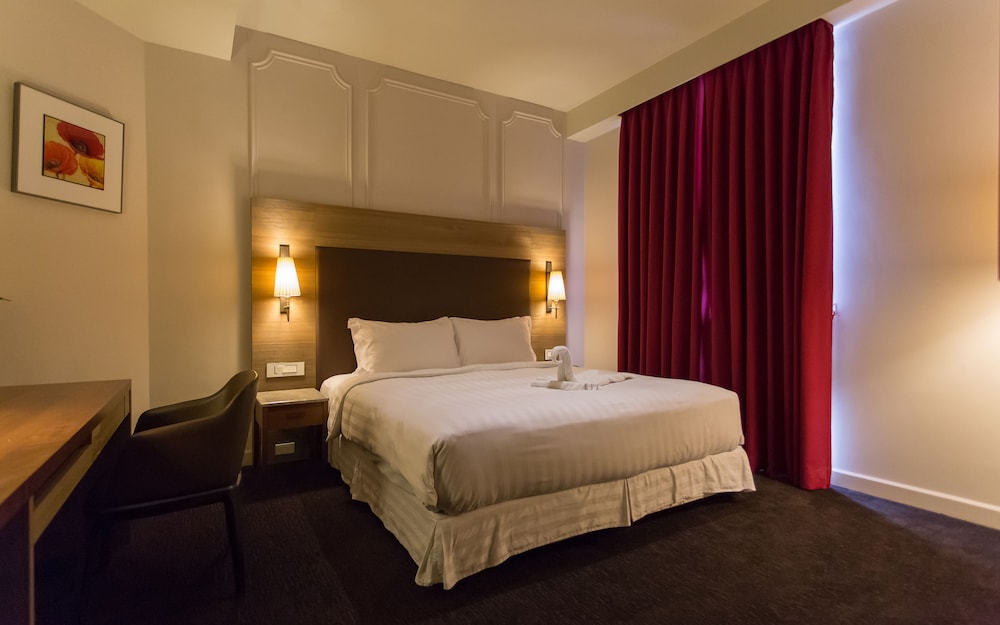 Leesing Hotel 12/35