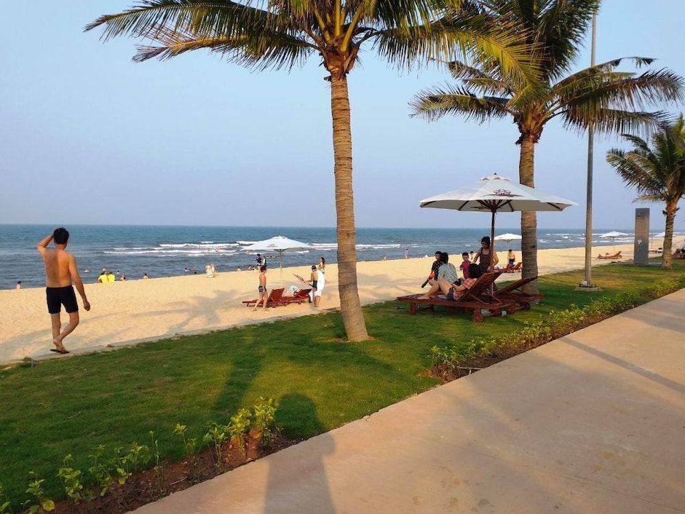Sea Star Resort Quang Binh 10/66