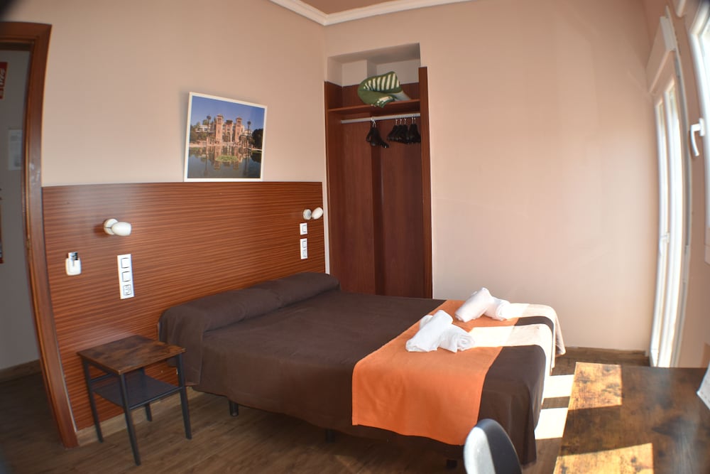 Hostal Alamare 33/50