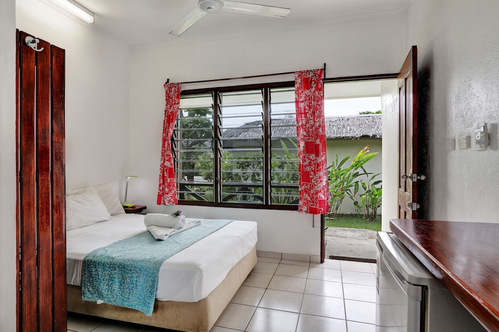 Beachfront Resort 11/50