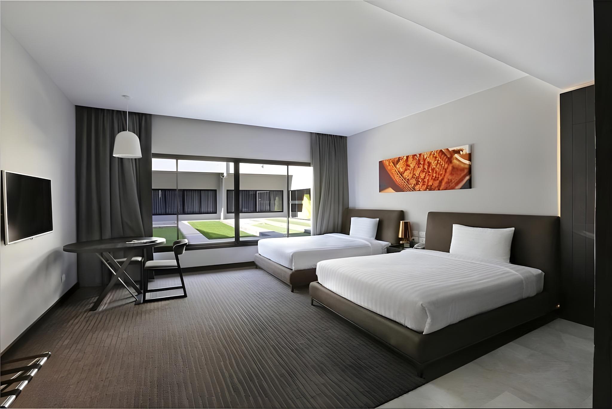 Supreme, 2 Queen Beds