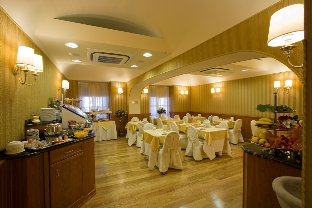 Phi Hotel Principe 50/60