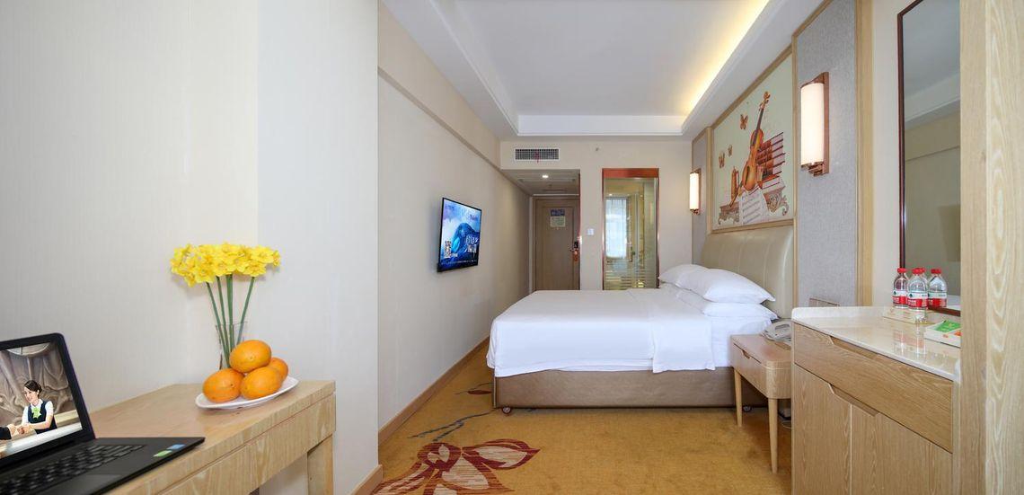 Superior, King Bed, Queen Bed