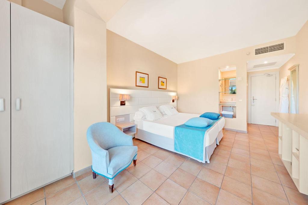Superior, Double or Twin Bed, Sea View, Hotel Cala d Or - Adults Only 8/10