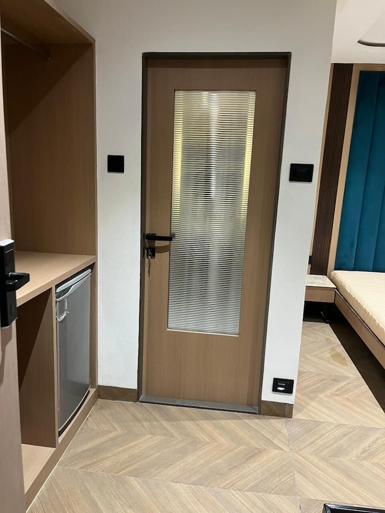 Hotel Supreme- Business class photo4