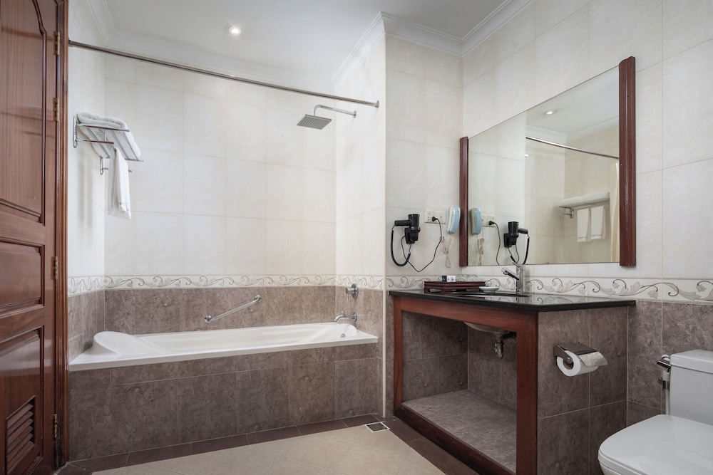 Angkor Holiday Hotel 57/58