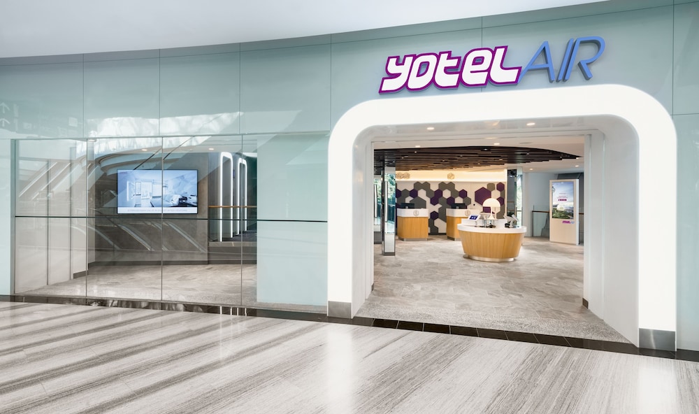 Yotelair Singapore Changi Airport 46/51
