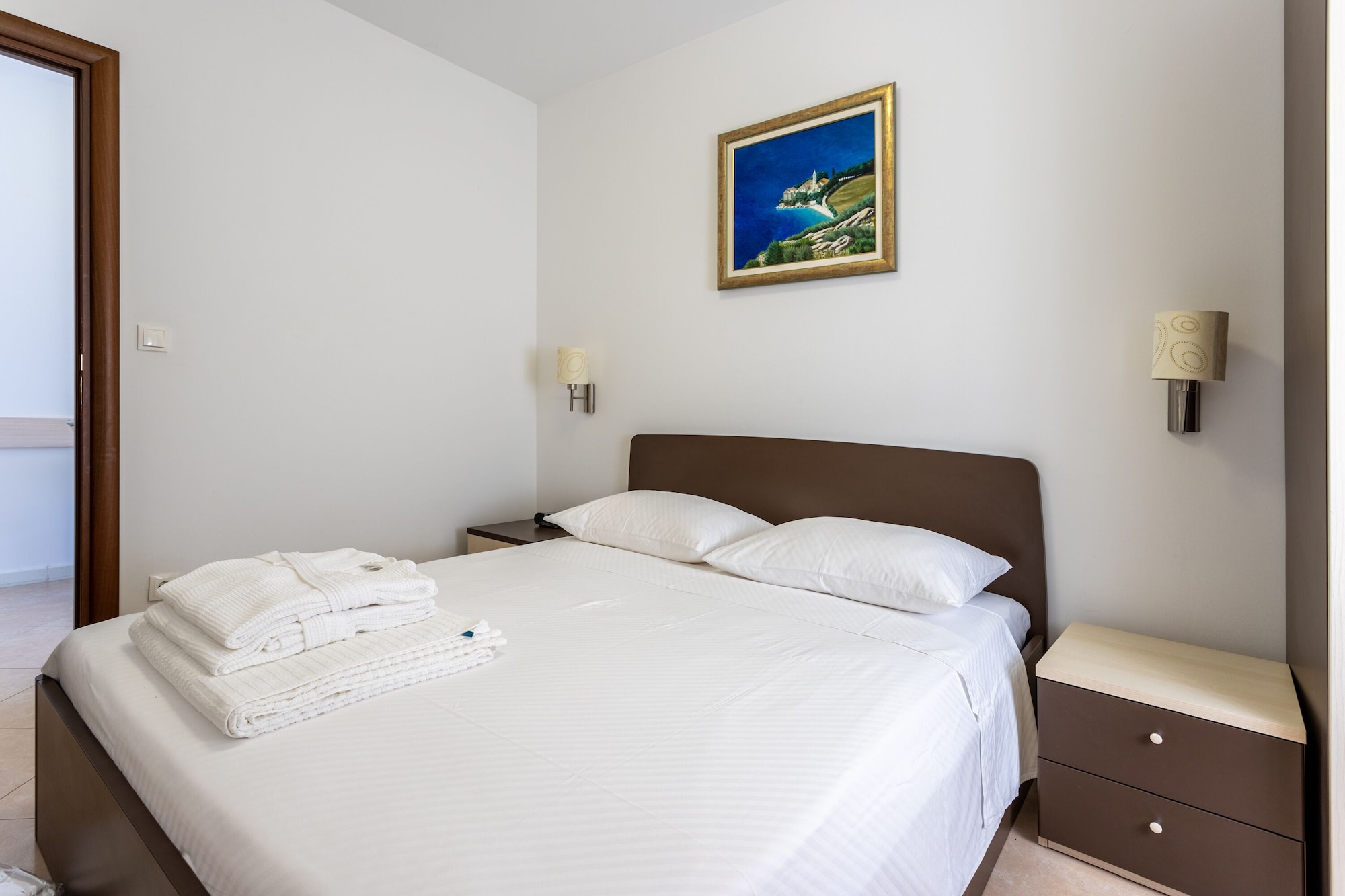 2 BEDROOMS, APARTMENT