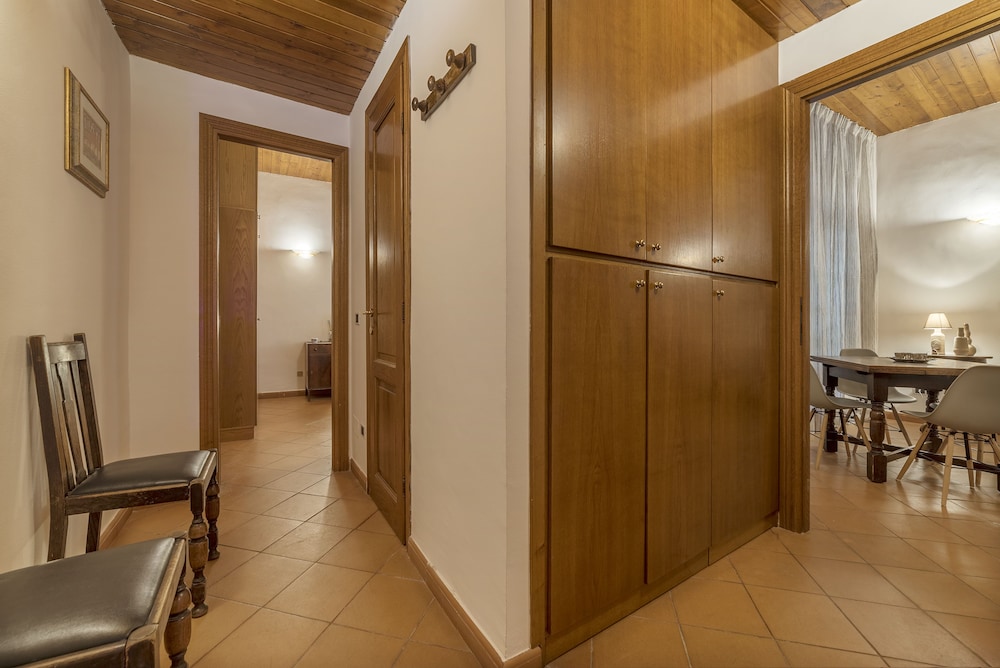 Villa Borghese Roomy Flat 9/28