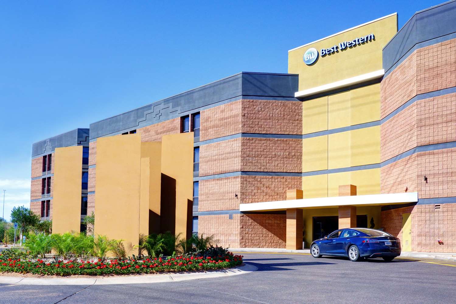 Holiday Inn Express & Suites Phoenix-Tempe 19/22