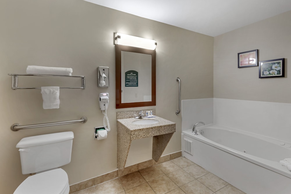 Comfort Inn & Suites Canton Riverstone Area 8/30