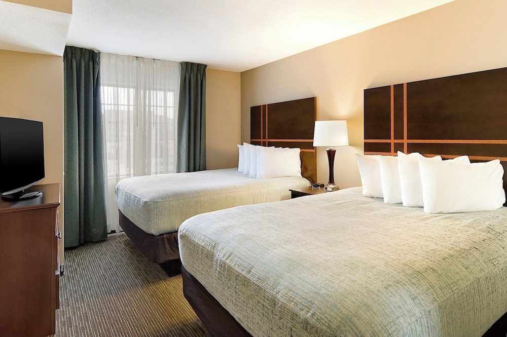 1 BEDROOM, SUITE