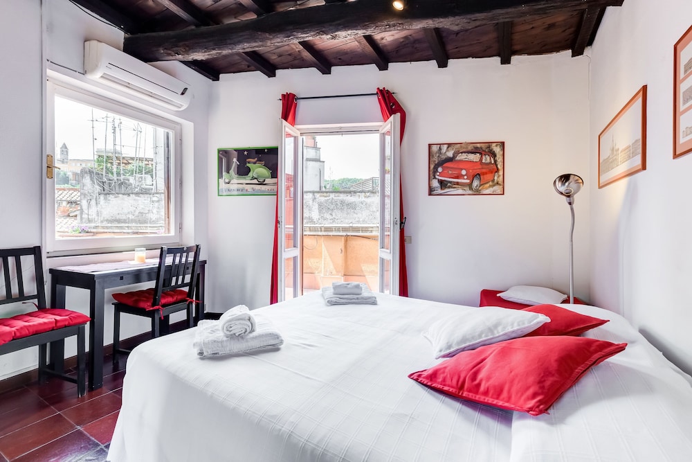 Romantic House in Trastevere 7/33