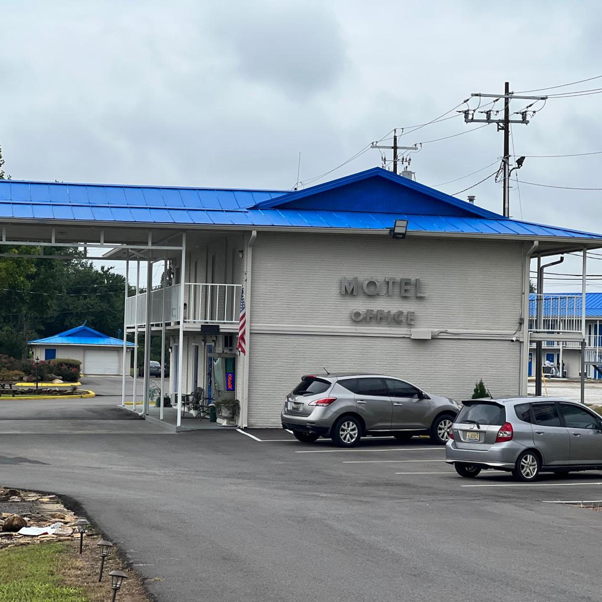 Towne Inn 41/50