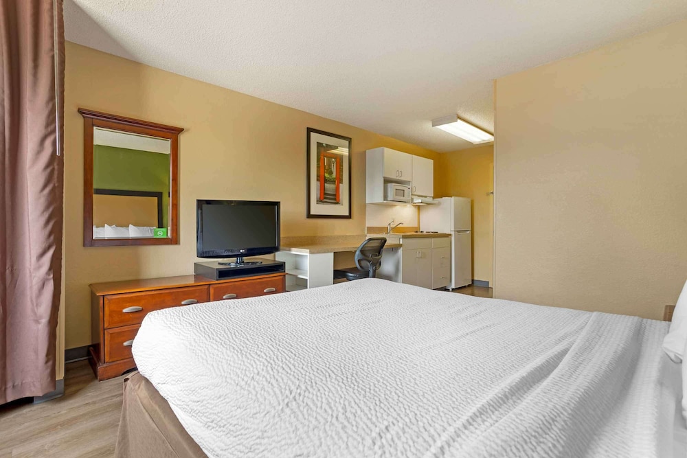 Extended Stay America Suites Houston Sugar Land 20/57