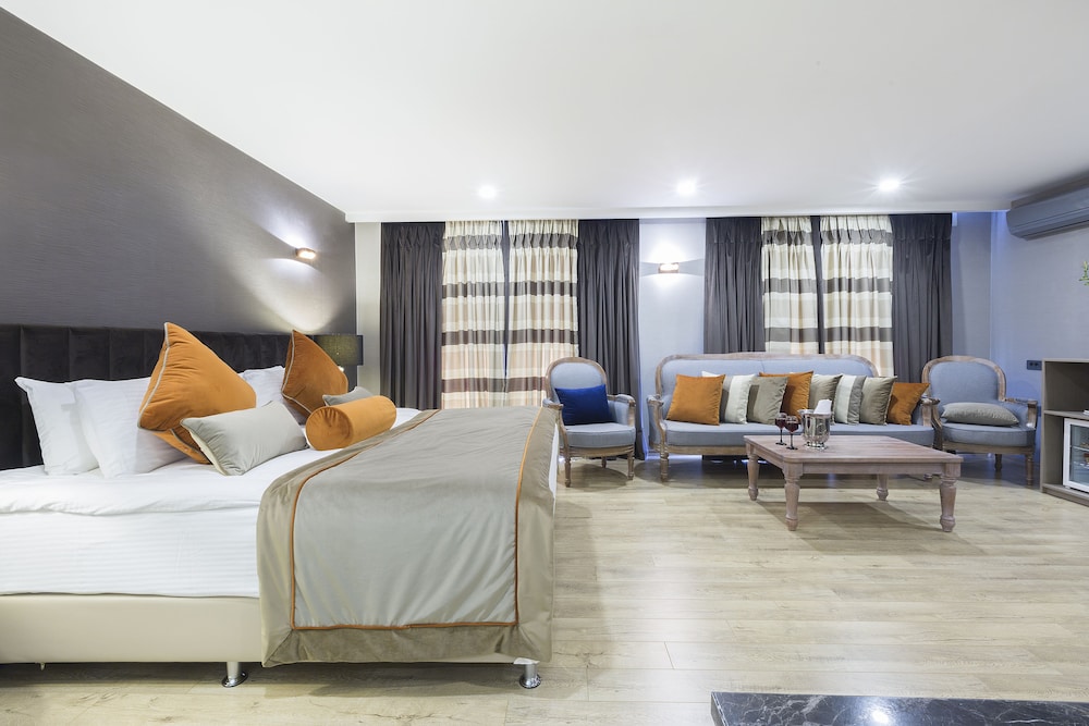 Nobel Hotel 52/69